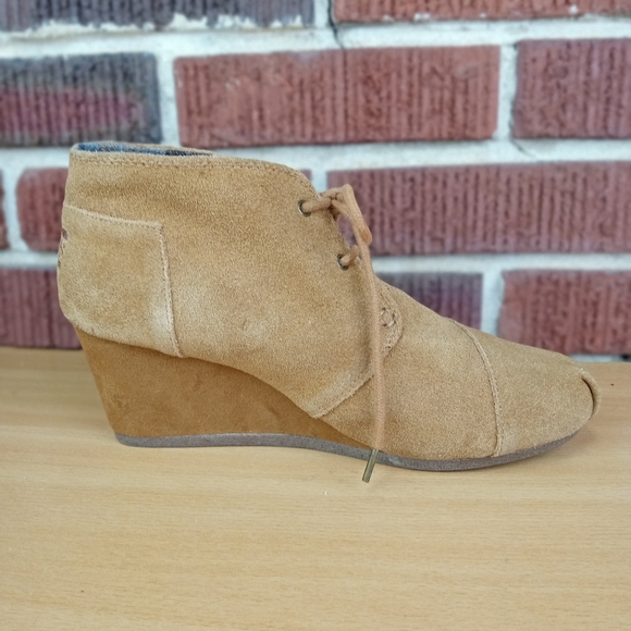 Bobs by Skechers High Notes Wedge Booties in Chestnut Suede Sz. 9.5 - Picture 2 of 7